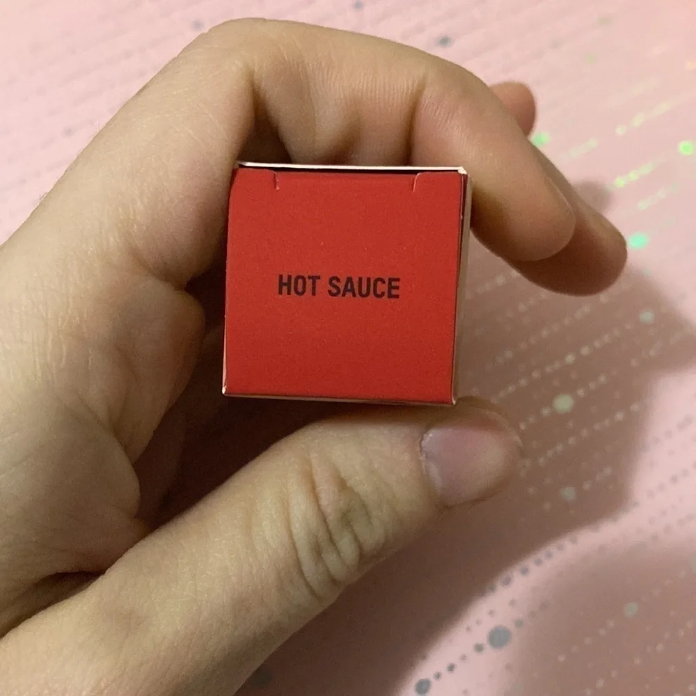 KKW BEAUTY Red Crème Lipstick Hot sauce